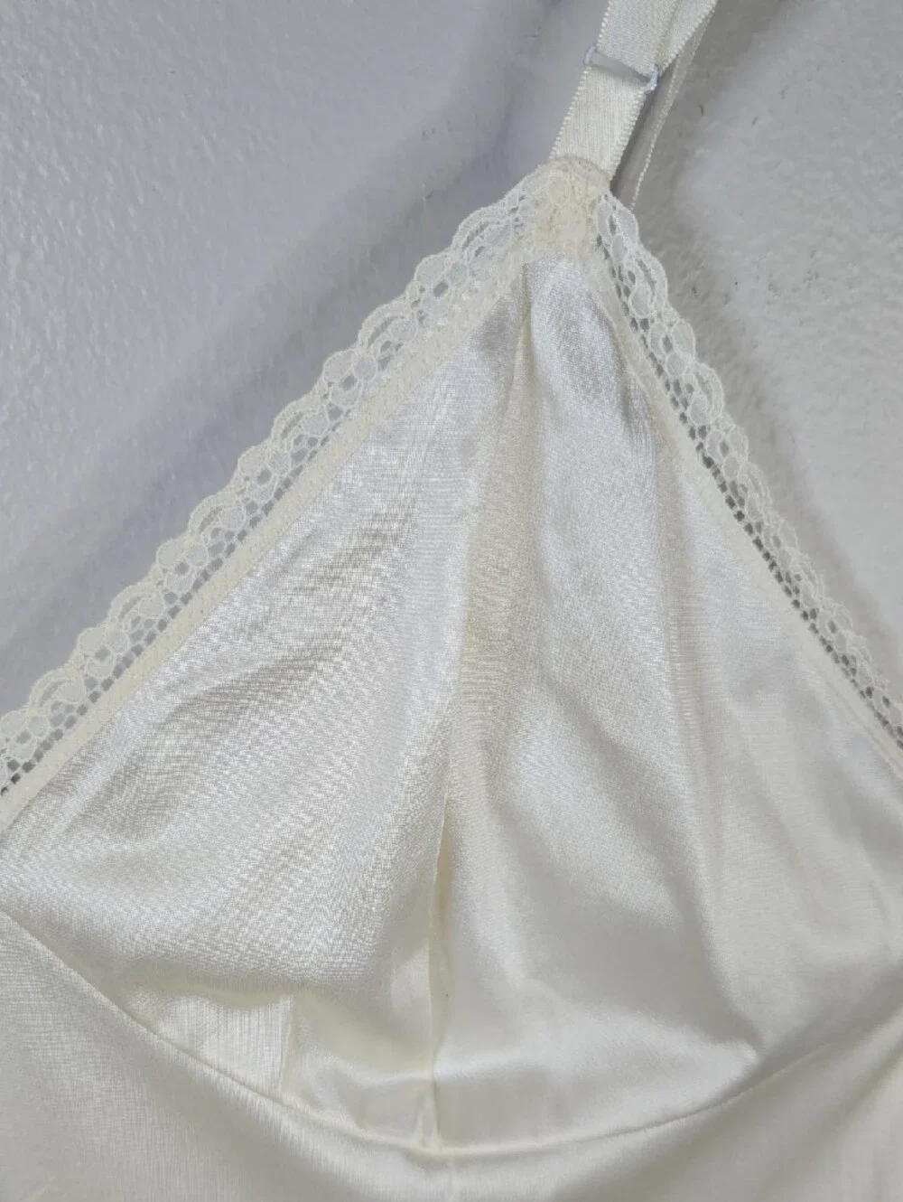 Vintage Classic Cream Colored Satin Feel Lace Trim Hem Slip Dress - Picture 3 of 10